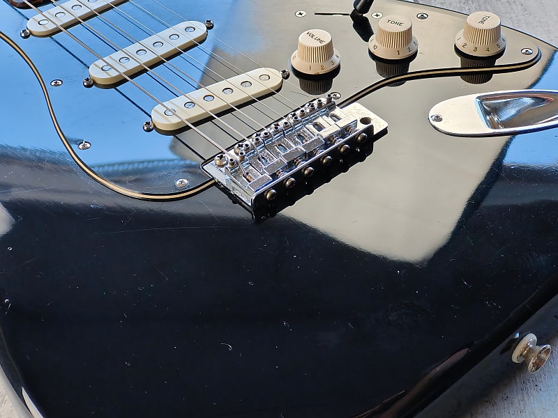 1977 Fernandes Japan FST-70B 