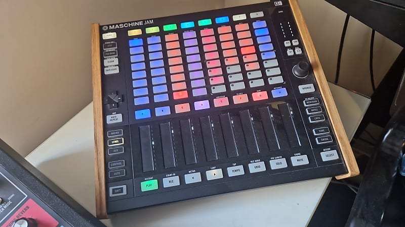 【希少】Mashine Jam Exploring the Maschine Jam with Mad Zach - YouTube