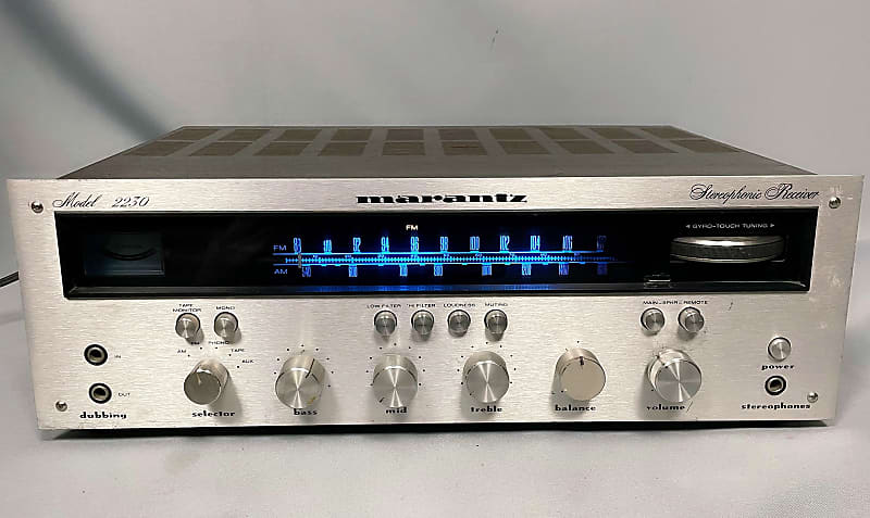 Marantz Model 2230 Stereophonic Receiver 1971 - 1973 - Silver image 1