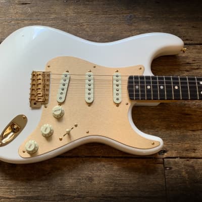 2021 Fender CS LTD Edition 75th Annie Stratocaster NOS Diamond White Pearl image 18