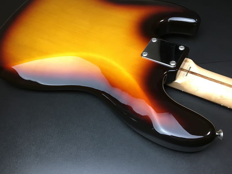 FENDER JAPAN Jazz Bass Japan Standard / Three Tone Sunburst / Made