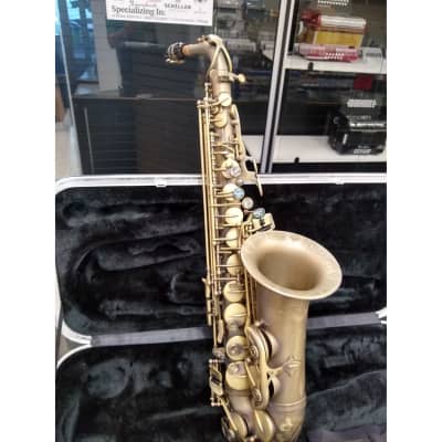 Elite V Baritone Saxophone Luxus Brass Plated - Schiller Instruments - Band  & Orchestral Instruments