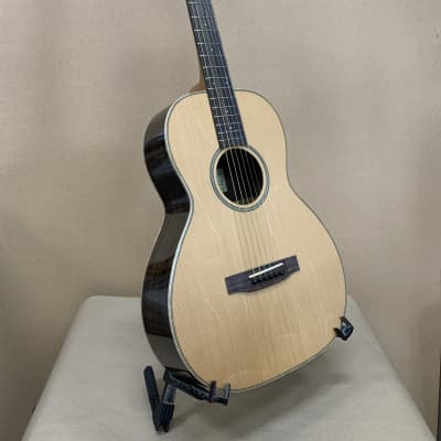 Pono Guitar OO-30 (c) image 1