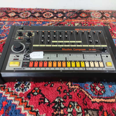 Roland TR-808 Rhythm Composer 1982 (Serviced / MIDI / Warranty)