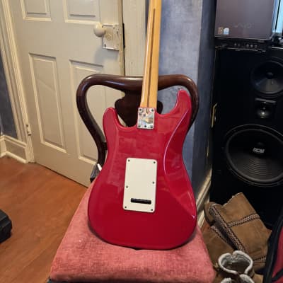 Fender Stratocaster electric guitar 1995 - Red image 17