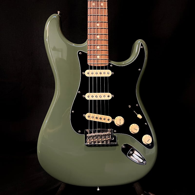 Fender stratocaster deals antique olive