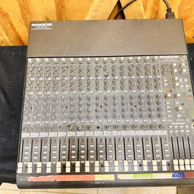 Mackie 1604-VLZPRO 16 Channel Mic / Line Mixer - please read image 2