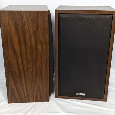 Pair of BIC Venturi Model 22 Vintage 3-Way Speakers - Woodgrain image 15
