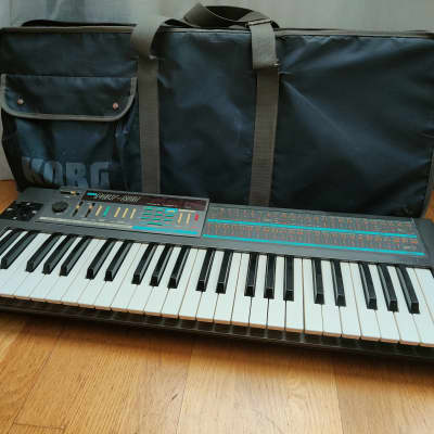 Retro Korg Poly 800 Synthesizer + OG Case!
