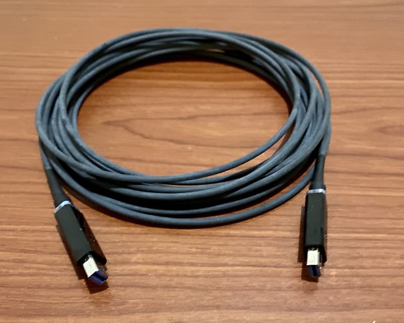 Optical Thunderbolt 2 Cable 5.5 meters (18ft) Reverb