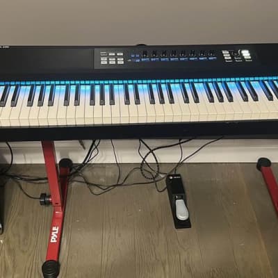 Native Instruments Komplete Kontrol S88 Keyboard Controller