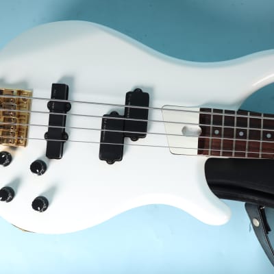 Fernandes FRB Revolver 4 String Electric Bass White Short Scale image 6