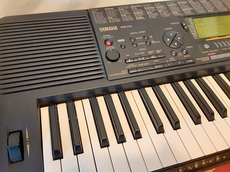 お値下げ♪　YAMAHA PSR-520 Yamaha PSR-520 Keyboard Piano ALL FUNCTIONS WORK, DISPLAY