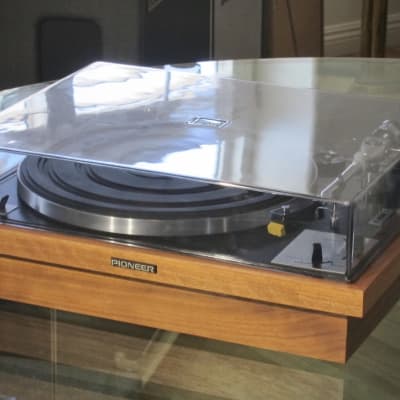 Pioneer Model PL-A25 Turntable 1970s Vintage Record Player Classic Beauty image 2