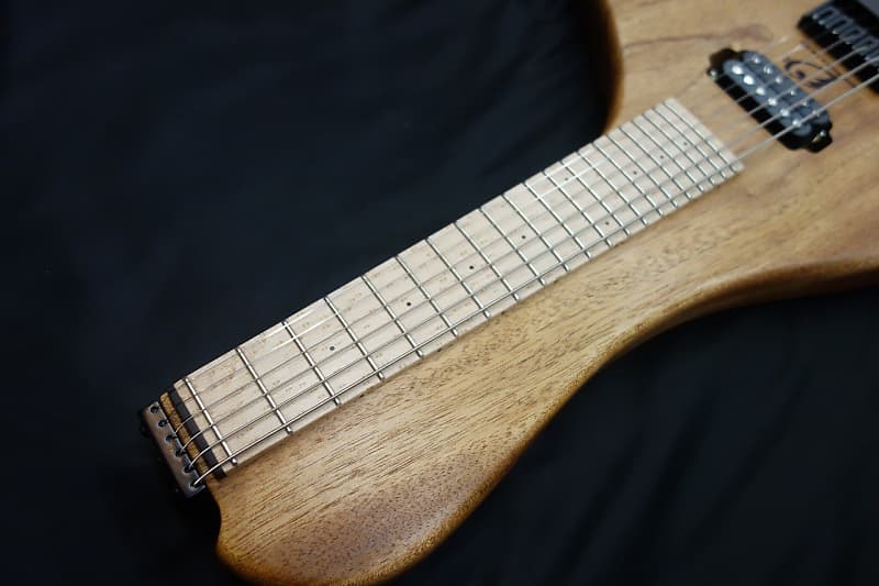 Wing Instruments 6-String Classic Wing Guitar Mahogany Body Maple  Fingerboard