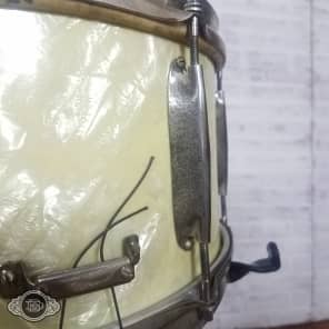 vintage 1940s WFL 7x14 Zephyr lug 3 ply snare drum in White Marine Pearl image 8