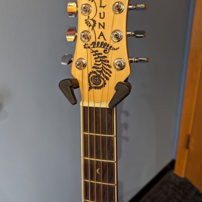 Luna Henna Paradise A/E Spruce Top Grand Concert Cutaway Guitar image 3