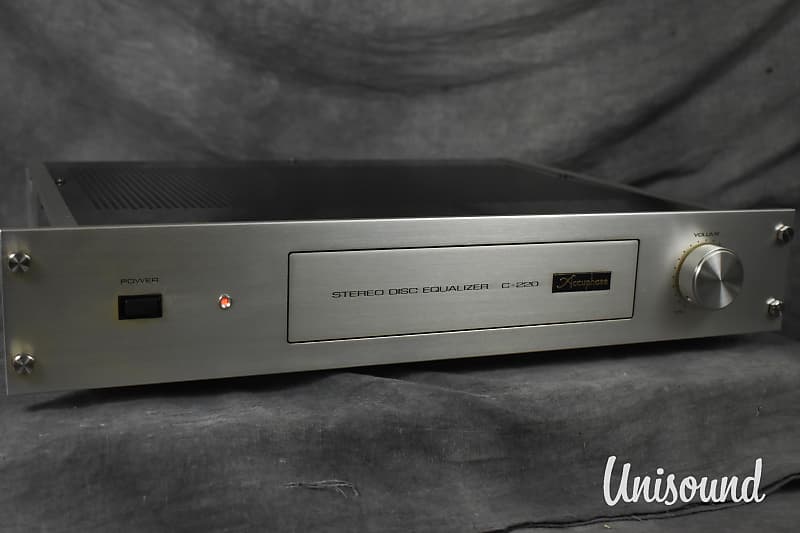 Accuphase C-220 Stereo Control Amplifier In Very Good Condition image 1