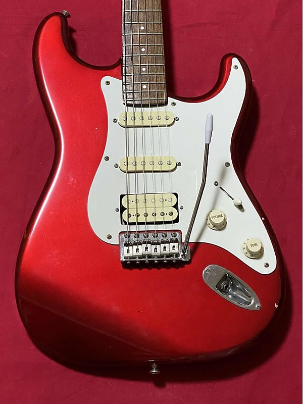 FERNANDES ストラトキャスタータイプ エレキギター SSHピックアップ