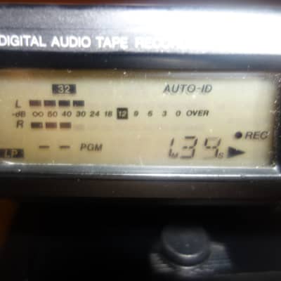 Denon DTR-80P DAT recorder in great working condition image 17