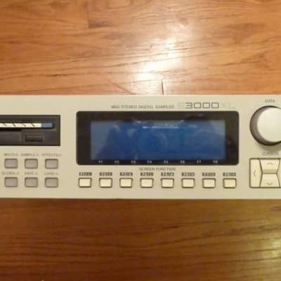 Akai S3000XL MIDI Stereo Digital Sampler 1996 - White