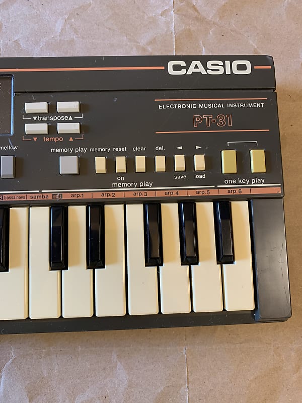 Casio PT-31 31-Key Mini Synthesizer