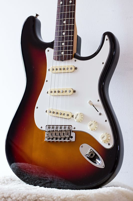 Fender Japan '62 Reissue Stratocaster ST62-53 Sunburst 1993 | Reverb