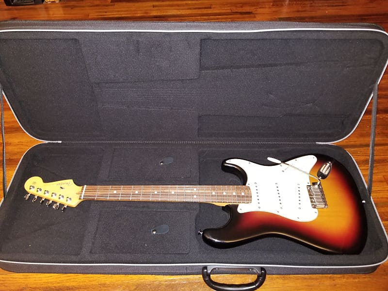 Fender Stratocaster Standard Corona California USA 2004 Metallic Sunburst  Roadrunner Case