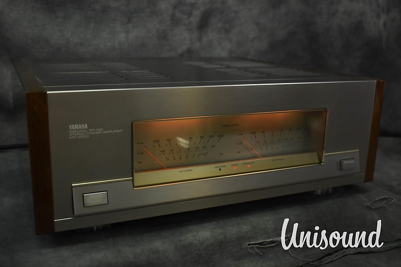 Yamaha MX-2000 Stereo Power Amplifier in Very Good Condition