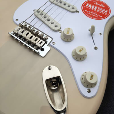 Squier Classic Vibe '50s Stratocaster with Maple Fretboard White Blonde image 3