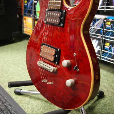 Shine electric guitar with quilted top in red - Made in Korea S/H image 24