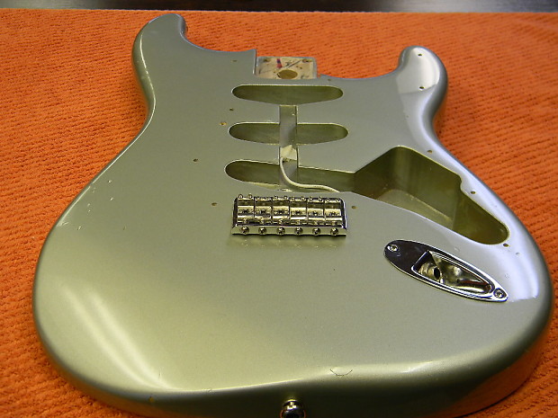 Robert cray strat deals body