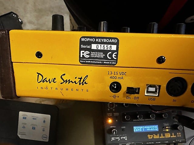 【値下げ】Dave Smith Mopho アナログシンセサイザー 32鍵 Dave Smith Instruments Mopho Keyboard 32-Key Analog