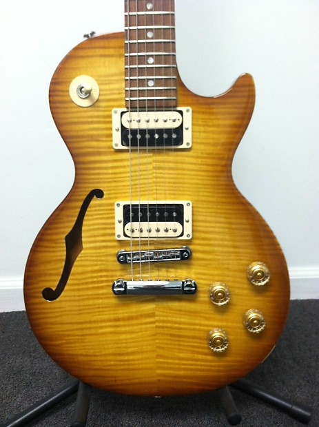 Les paul outlet f hole