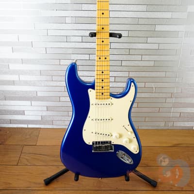 Fender American Ultra Stratocaster with Maple Fretboard - Cobra Blue image 9