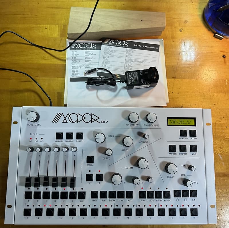 MODOR Modor DR2 6Instruments Digital DSP Drum Synthesizer Reverb