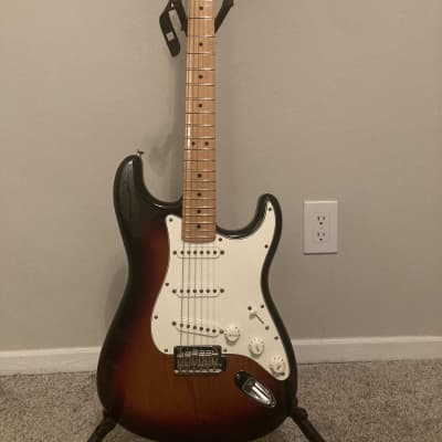 Sunburst Fender Player Stratocaster image 1
