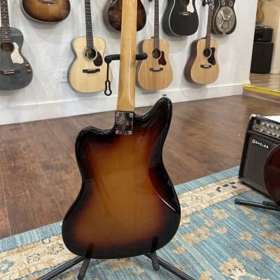 Fender Classic Player Jaguar Special with Pau Ferro Fretboard 2018 - 2019 - 3-Color Sunburst image 9