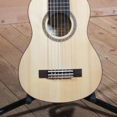 Valencia VC 350 Thinbody Guitarlele Natural Reverb