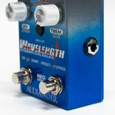 Alexander Wavelength High Bandwidth Digital Modulator Guitar Effect Pedal - NEW image 3