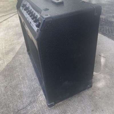 Peavey Vypyr VIP 1 Modeling 20W 1x8" Guitar/Bass/Acoustic Combo Amp 2010s - Black image 4