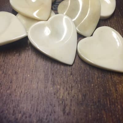 W4M Bone Luxury Guitar Pick - Heart Shape - Right Hand - Dimple Thumb - Groove Index 2015 image 7