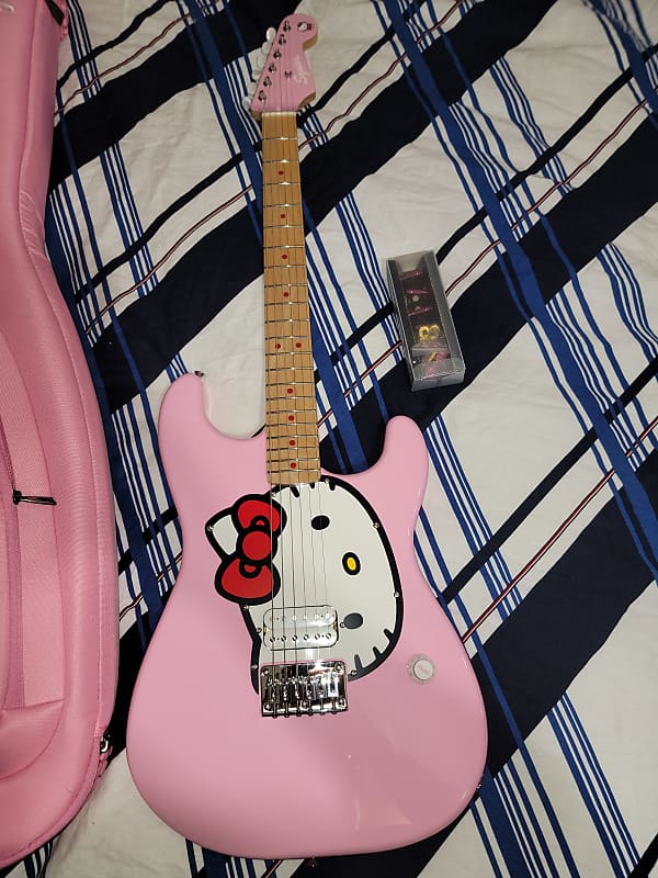 SQUIER エレキギター ストラトキャスター　HELLO KITTY 初代 Squier by Fender Limited Edition Hello Kitty White