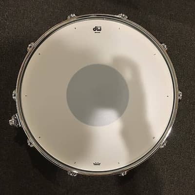 DW 5.5x14" Performance Series Chrome over Steel Snare Drum image 10