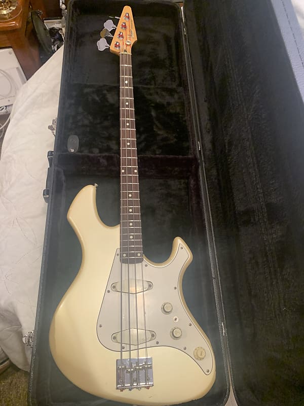 Fender performer online bass 1985