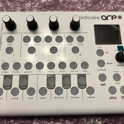 Midicake Arp 2022 White | Reverb