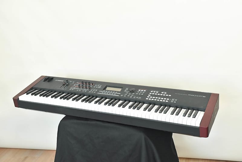 Yamaha MOXF8 88-Key Synthesizer Workstation CG003RP