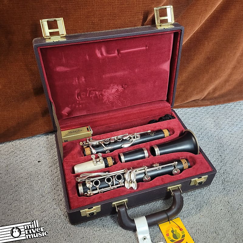 Buffet Crampon E11 Intermediate Bb Clarinet Outfit Used w/ Case