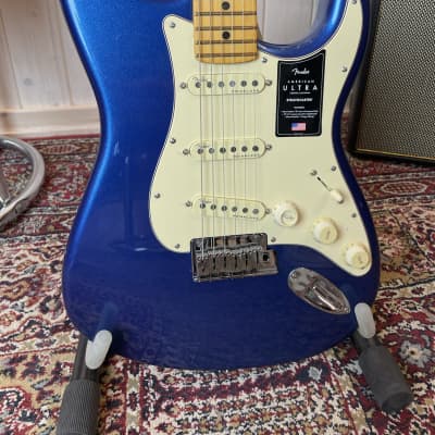 Fender American Ultra Stratocaster MN 2023 - Cobra Blue image 3