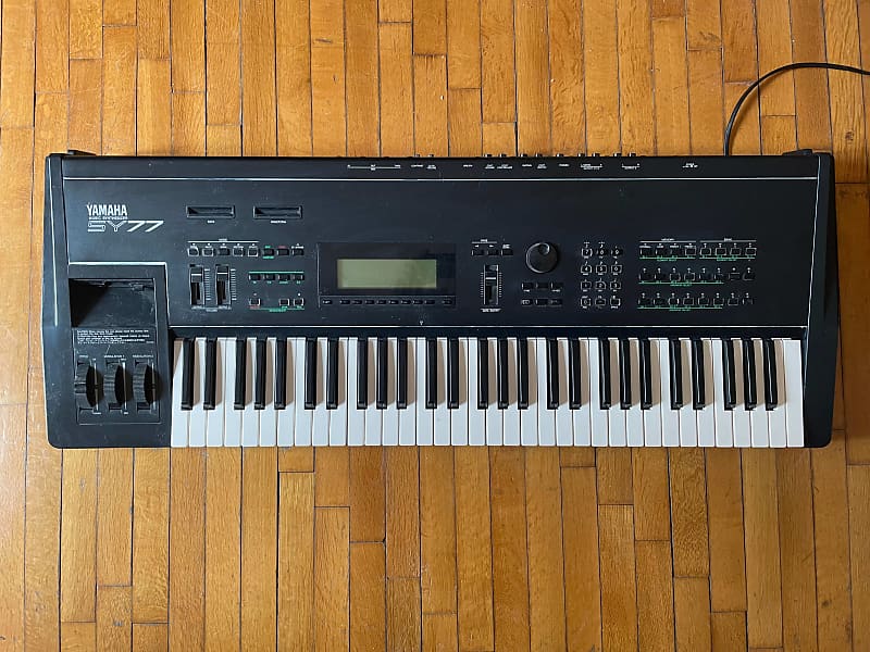 Yamaha SY77 Synthesizer image 1